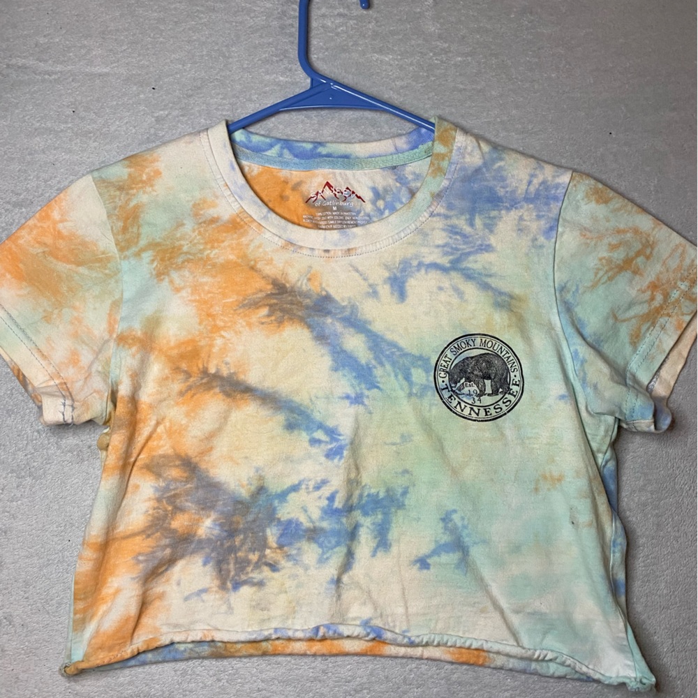 Gatlinburg, TN women’s size M tie-dye crop top